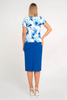 Bluse ecru mit kobaltblauem Blumenmuster und Schößchen – Kaia